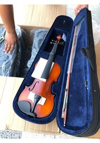 Resim Valeria 4/4 Tam Boy Parlak Cila Masif Ağaç Keman Seti 