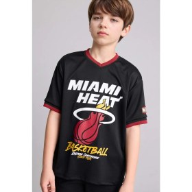 Resim DeFacto NBA Miami Heat New Regular Fit V Yaka Mesh Forma Kumaş Kısa Kollu Tişört Erkek Çocuk H2897A826HS 