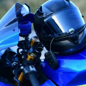 Resim Knmaster HL300 Motosiklet Kaskı Kilidi + Knmaster Karbon Çanta Hediyeli - Esnek Kablo ve Üst Düzey Koruma 