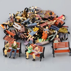 Resim 1:50 Boyanmış Model Figürler 50 adet + Model Park Bankı 6 adet Kullanım: Kum Tablosu Model Yapımı, Sahne Dekorasyonu, Dış Mekan Peyzajı, Peyzaj, Eğlence ve Dinlenme Tren modeli sahneleri için çok uygun El boyaması, gerçekçi renkler 