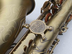 Resim Buffet Crampon BC8401-4-0 400 Seri Eskitme Alto Saksafon | Mat Antik Görünüm Zengin ve Koyu Caz Tonları El İşçiliği Gravür Detaylar 