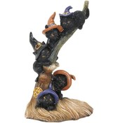 Resim Cadı Süopürgesi Üstünde Cadı Şapkalı Kedi Figürü 