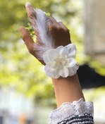 Resim Bride to be Nedime Gelin Bilekliği Tüy ve İnci Boncuk Detaylı Beyaz Renkli Bekarlığa Veda Partisi Bilekliği 10 Adet 
