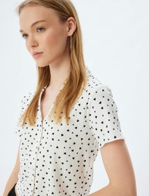 Resim Kısa Kollu Tişört Gömlek Yaka Düğmeli Kalp Detaylı Bürümcük 