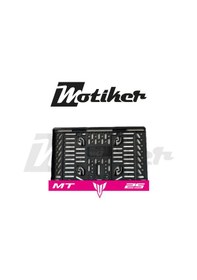 Resim Pleksi Plakalık Pembe Üstüne Beyaz Mt-25 Yazılı Mt Logolu Tasarımlı Motosiklet Plakalık Modeli 