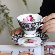 Resim 1 adet Şık Siyah Dantel Gül Çay Bardağı ve Tabak, Vintage Kemiği Çin Kahve Bardağı ve Tabak, Çay Partileri, Latte, Americano için Mükemmel, İdeal Doğum Günü Hediyesi, Noel Hediyesi 
