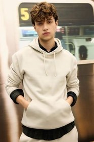 Resim DeFacto Regular Fit Kapüşonlu Kanguru Cepli İçi Yumuşak Tüylü Basic Düz Sweatshirt 