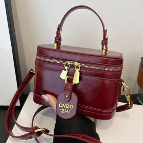 Resim Kadınlar için Şık Bordo Renkli Mini Çapraz Çanta Altın Tonlu Donanımlı, Çoklu Fermuarlı Bölümler ve Çıkarılabilir Askılı - Seyahat, Alışveriş, Partiler, Günlük Kullanım İçin Güvenli Kilitli Kompakt Çanta | Şık El Çantası 
