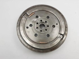 Resim Volan Dmf Renault Captur 2 2020 Clıo 5 2019 Kadjar 2018 Megane 4 2018 Dacıa Duster 2017 Dokker 2018 1.5 Blue Dcı K9k 123004762r 