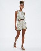 Resim Koton Kargo Şort Batik Desenli Asimetrik Kesim Paraşüt Kumaş Yeşil Desenli 3sal40130ıw 3SAL40130IW8D1 Yeşil 