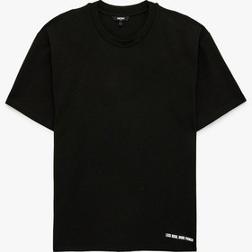 Resim Koton Bisiklet Yaka Rahat Kesim Viskon Karışımlı Kısa Kollu Baskılı Spor Tişört Siyah 6sam10056nk Siyah 