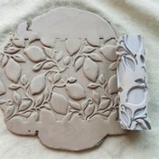 Resim Limon Sarmaşığı Yaprak Polimer Kil Dokulu Rulo, Seramik ve Seramik Kil Doku Rulosu, Polimer Kil Dokuma Levhası, Zarif Portakal Meyvesi ve Dalları Sarma, Limon Üzerine Yaprak Sarma, Seramik ve Kil Panolarınıza Zarif Dekoratif Bir Dokunuş Katar 
