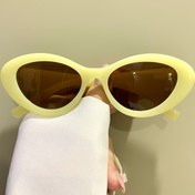Resim Vintage Cat Eye Gözlükleri - Küçük Plastik Çerçeve, Kadınlar veya Erkekler için Modaya Uygun Minimalist Gözlükler, Kahverengi Renkli Gözlük Camları, Metal Kilitler, Dekoratif Gözlükler, Modaya Uygun Gözlükler | Minimalist Tasarım | Dayanıklı Plastik Çerçeve, Cat Eye Gözlükleri 