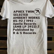 Resim Kadın Grafik Baskılı T-Shirt - Kısa Kollu Crew Neck Rahat Üst Yaz ve Bahar için, Beyaz Siyah Metin ile, Apex Twin Seçilmiş Çalışmalar Tasarımı, Yumuşak Polyester Karışımı, Rahat Kesim, Rahat Giyim için Mükemmel, Rahat Giyim | Müzik Temalı Üst | Yumuşak Kumaş Gömlek 