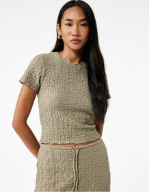 Resim Koton Bürümcük Kumaş Slim Fit Kısa Kollu Bisiklet Yaka Dokulu Bluz Haki 6wak10220ek Haki 