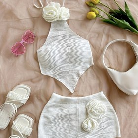 Resim El yapımı 3D çiçekli omuzsuz yelek ve seksi kısa üst + ultra kısa şortlu yazlık tatil stili kumaş iki parçalı set - Midsummer 