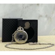 Resim Store Türk Bayraklı Köstekli Saat 4x5 cm – Gümüş Renk – Antik Retro Cep Saati – Hediyelik ve Koleksiyonluk 