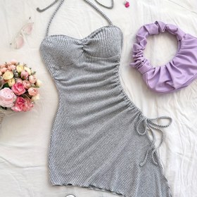 Resim Kadınlar için şık ve seksi omuzdan askılı detaylı desenli mini elbise - Asimetrik hem, diz boyu, yan delikli, ilkbahar/yaz için mükemmel, günlük çizgili görünüm, bağcıklı detay 