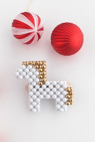 Resim Beyaz & Gold El Yapımı Sallanan At Boncuk Otomatik Toka 