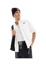 Resim Nike Club Woven Loose Fit Short Sleeve Shirt İn White Erkek Bol Kesim Dokuma Kısa Kollu Spor Gömlek Beyaz Beyaz 