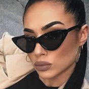 Resim Unisex Kedi Gözü Moda Gözlükleri - Siyah Plastik Çerçeve ve Dekoratif Lensler, Günlük & Resmi Giyim için Modern Kare Tasarım, Kadınlar ve Erkekler için Şık Aksesuar, Cesur Dekoratif Lensler, Minimalist Tasarım 