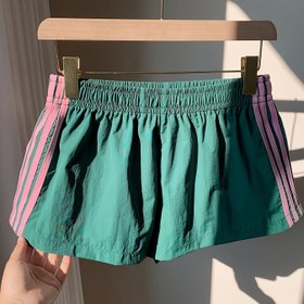 Resim Kadınların Yüksek Bel Elastik Bel Bandı Şortları Yan Şeritli - Siyah ve Pembe Şeritler, Bol Kesim Yazlık Şortlar, Polyester Kumaş, Makinede Yıkanabilir, Yüksek Bel Şortlar 