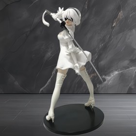 Resim Anime ilhamlı çizgi karakter PVC heykeli - Kılıçla beyaz saçlı kız, anime severler için ideal hediye, dekoratif sanat eseri, koleksiyon figürü, anime oda dekorasyonu | Zarif anime figürü | Detaylı kostüm, anime oda dekorasyonu 