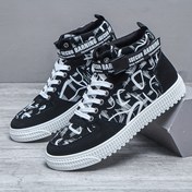 Resim Erkeklerin Trendy Sokak Stili Yüksek Üst Kaykay Ayakkabıları, Erkeklerin Açık Hava Aktiviteleri İçin Rahat Kaymayan Rahat Bağcıklı Sneaker'lar 