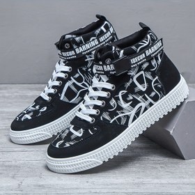 Resim Erkeklerin Trendy Sokak Stili Yüksek Üst Kaykay Ayakkabıları, Erkeklerin Açık Hava Aktiviteleri İçin Rahat Kaymayan Rahat Bağcıklı Sneaker'lar 