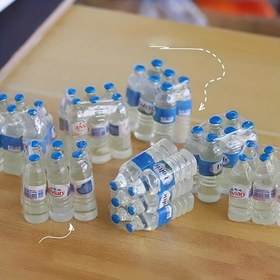 Resim 6 Adet Mavi Kapaklı Mini Plastik Su Şişeleri, 1/12 Ölçekli - Oyuncak Ev & Mutfak Dekoru için İdeal, Koleksiyonluk Ev Aksesuar Seti, Minyatür Oyuncak Ev Aksesuarları 
