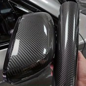 Resim 1 rulo 6D yüksek parlaklık siyah karbon fiber kaplamalı film, PVC malzeme, köpüksüz yapışkan, otomotiv iç mekanları ve motosiklet ile bilgisayar dekorasyonu için 