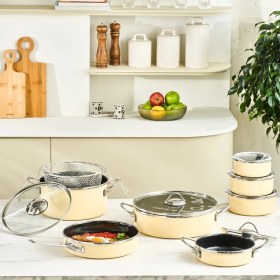 Resim Karaca Erva 14 Parça İndüksiyon Tabanlı Emaye Çeyiz Seti Krem 