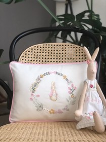 Resim Kelebek Model Peter Rabbitli Dekoratif Bebek Yastığı - Fırfırlı 