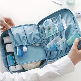 Resim Makyaj Fırça Tutucu ile Şık Seyahat Kozmetik Çantası, Taşınabilir Fermuarlı Tuvalet Çantası, TSA Onaylı Dayanıklı Polyester Organizatör, Rastgele Baskı Tasarımı ile Yiwu Kökenli - 1 adet 