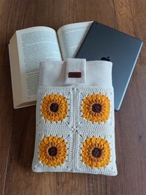 Resim Aksesuarsepeti El Yapımı Ayçiçek Desenli Motifli Astarlı Cepli Kadın Tablet Çantası Kitap Çantası Organizer Çanta Krem 