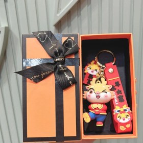 Resim OEMG Yıl Maskotu Karikatür Çekicilik Anahtarlık Kolye Bebek Karikatür Hediyeler (Yurt Dışından) 