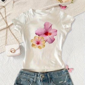 Resim Kızlar için canlı çiçek desenli kısa kollu crop top - Hafif nefes alabilen esnek kumaş, pembe ve sarı hibisküs çiçekleriyle beyaz, bahar/sonbahar seyahati, günlük açık hava oyunları, makinede yıkanabilir, ideal doğum günü veya okula dönüş hediyesi, bahar yaz giyim | Çiçek desenli crop top | Rahat fit, kızlar için crop tops 