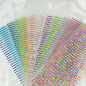 Resim 1040 Adet Parlak Akrilik Yapay Elmas Etiket, 3mm Kendinden Yapışkanlı Simli Aplikler Gökkuşağı Renklerde, Yeniden Kullanılabilir Geometrik Parıltılı Süslemeler El Sanatları, Takı ve Kozmetik İçin, Plastik Yüzey Uyumlu 