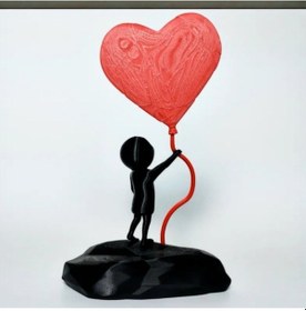 Resim Kalp Balonlu Çocuk Figürü Dekoratif Heykel 18 Cm 3d Yazıcı Baskı 18 X 12 