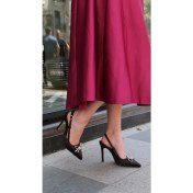 Resim Loretta Siyah Metal Fiyonk Detaylı Topuklu Ayakkabı 