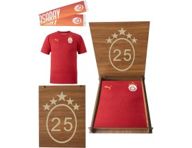 Resim Galatasaray Orijinal Kırmızı Puma A Takım Antrenman 5 Yıldız T-Shirt Atkı ve Hediyelik Ahşap Kutulu 