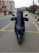 Resim Motocam Yamaha Nmax Siperlik Ön Cam 2021 2024 Model 72cm Siyah Renkli 4mm Uzun Cam 