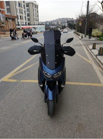Resim Motocam Yamaha Nmax Siperlik Ön Cam 2021 2024 Model 72cm Siyah Renkli 4mm Uzun Cam 