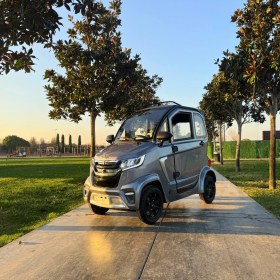 Resim Volta Ev1 Elektrikli Araba 250 kg Taşıma Kapasitesi ve 4 Tekerlek ile Modern Şehir Yaşamına Uygun 