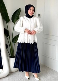 Resim Tesettür Diyarı Lola Fisto Kumaş Astarlı Tesettür Gömlek- Beyaz 