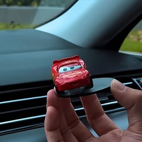 Resim 1 adet Lightning McQueen Araba Dekoru - Kırmızı ve Beyaz Plastik Gösterge Paneli Süsü, Karikatür Tasarımıyla Şık İç Mekan ve Araba Merkezi Konsol Aksesuarı, Eğlenceli Tasarım, Dayanıklı Plastik 