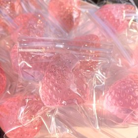 Resim 1/4 Adet Şık Hediye Kutusu, Büyük Çilek Şeklinde Şeffaf Kristal Sıkılabilir Oyuncak, Kil-Yumuşak Oyuncaklar, El Yapımı Sıkılabilir Oyuncak DIY, Temizlemesi Kolay, Ev Dekorasyonu İçin Uygun, Tatil Hediyeleri, Parti İkramları, Doğum Günü Hediyeleri 