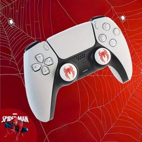 Resim PlayStation 4/5 için Örümcek Adam tarzı 2 adet/1 set tuş kapakları. Kavisli tasarım parmak eğriliğine daha yakın ve temas alanını artırır. Oyuncular için en iyi hediye 