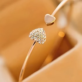Resim Zinc Alaşımı ile Rhinestone Aksesuarları, Kadınlar için Açık Kulp, Günlük ve Parti Giyim için Çeşitli, Tüm Mevsimler Aksesuarı - 1 Parça, Sade Şık Kalp Mücevher Kolye 