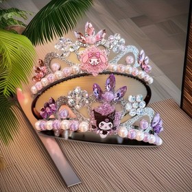 Resim Sanrio Kuromi ve Benim Melodi Parıldayan Taşlı Taç Başlığı Kelebek Vurgularıyla - Performanslar, Cosplay, Partiler ve Günlük Kıyafetler için Sevimli Karikatür Karakter Saç Aksesuarı, Cosplay Başlık | Süslemeler 